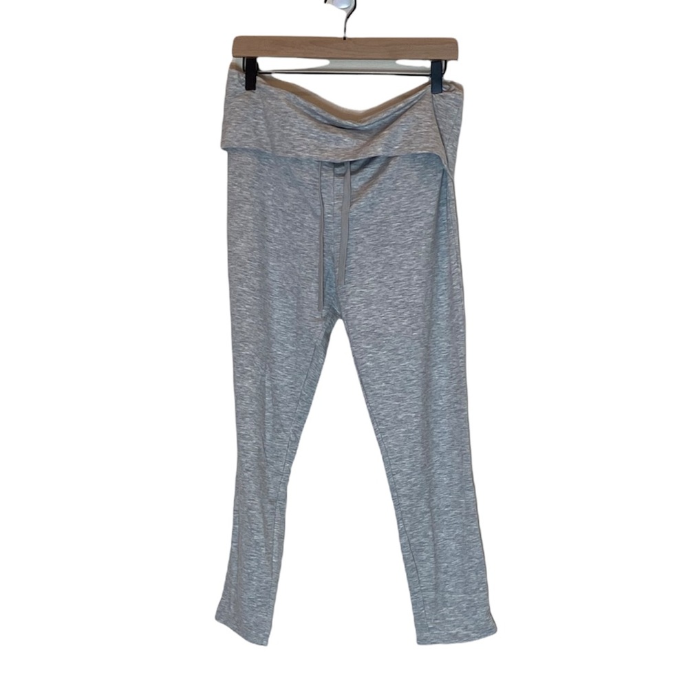 Fabletics Lia Lounge Legging XXL Short in Gray